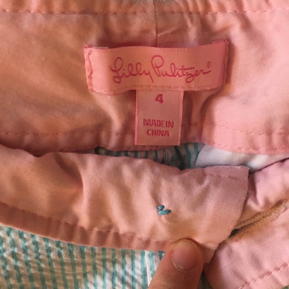 Lilly Pulitzer Seersucker Scalloped Shorts Size 4 - Picture 4 of 4